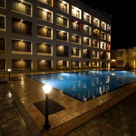 Hotel Atithi, Aurangabad エクステリア 写真