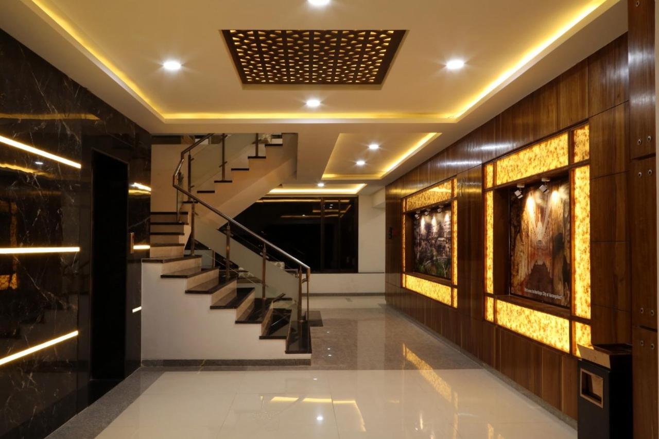 Hotel Atithi, Aurangabad エクステリア 写真