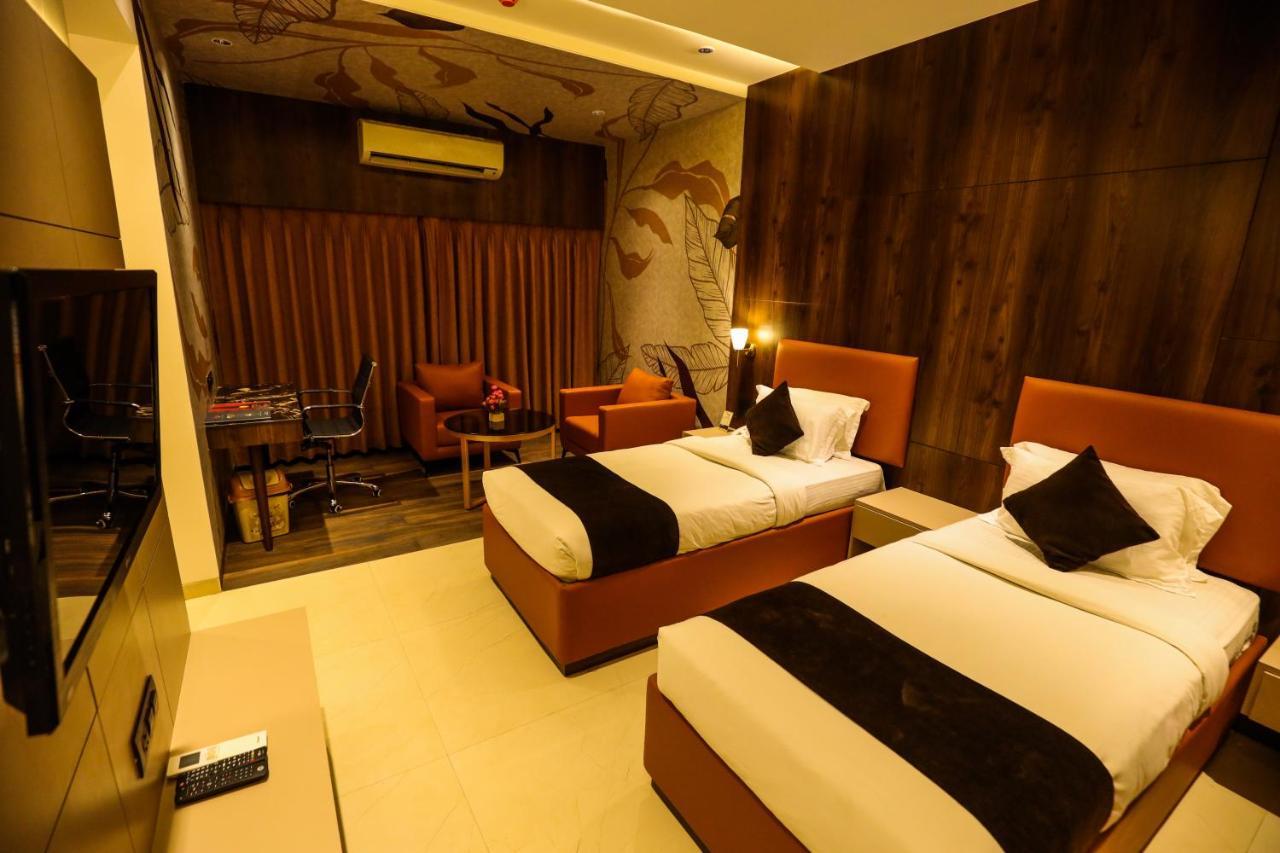 Hotel Atithi, Aurangabad エクステリア 写真