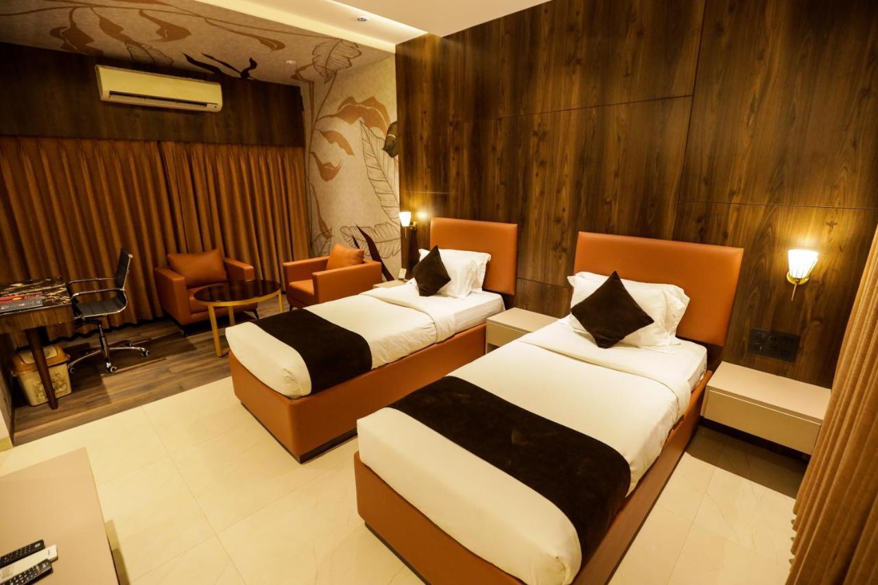 Hotel Atithi, Aurangabad エクステリア 写真