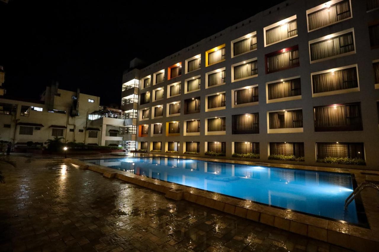 Hotel Atithi, Aurangabad エクステリア 写真