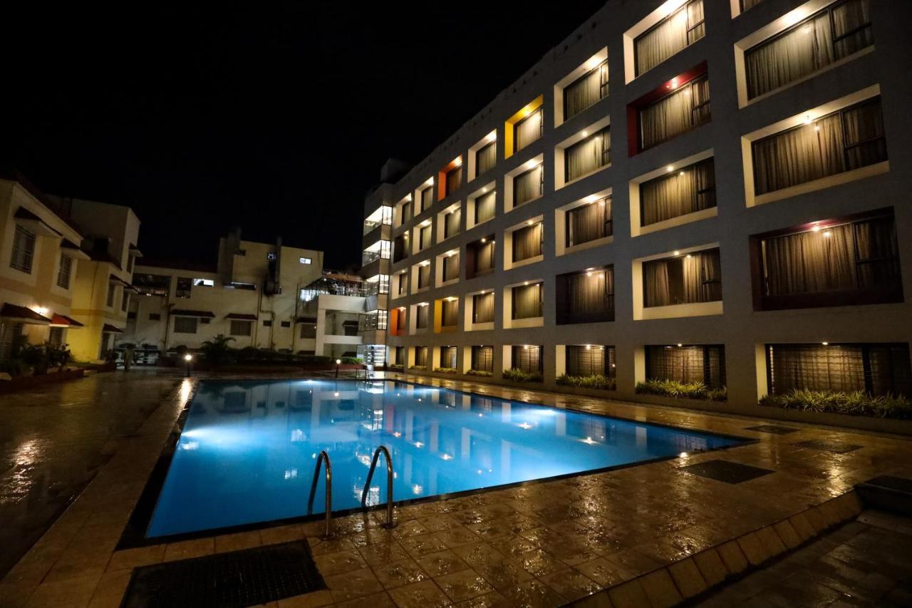 Hotel Atithi, Aurangabad エクステリア 写真