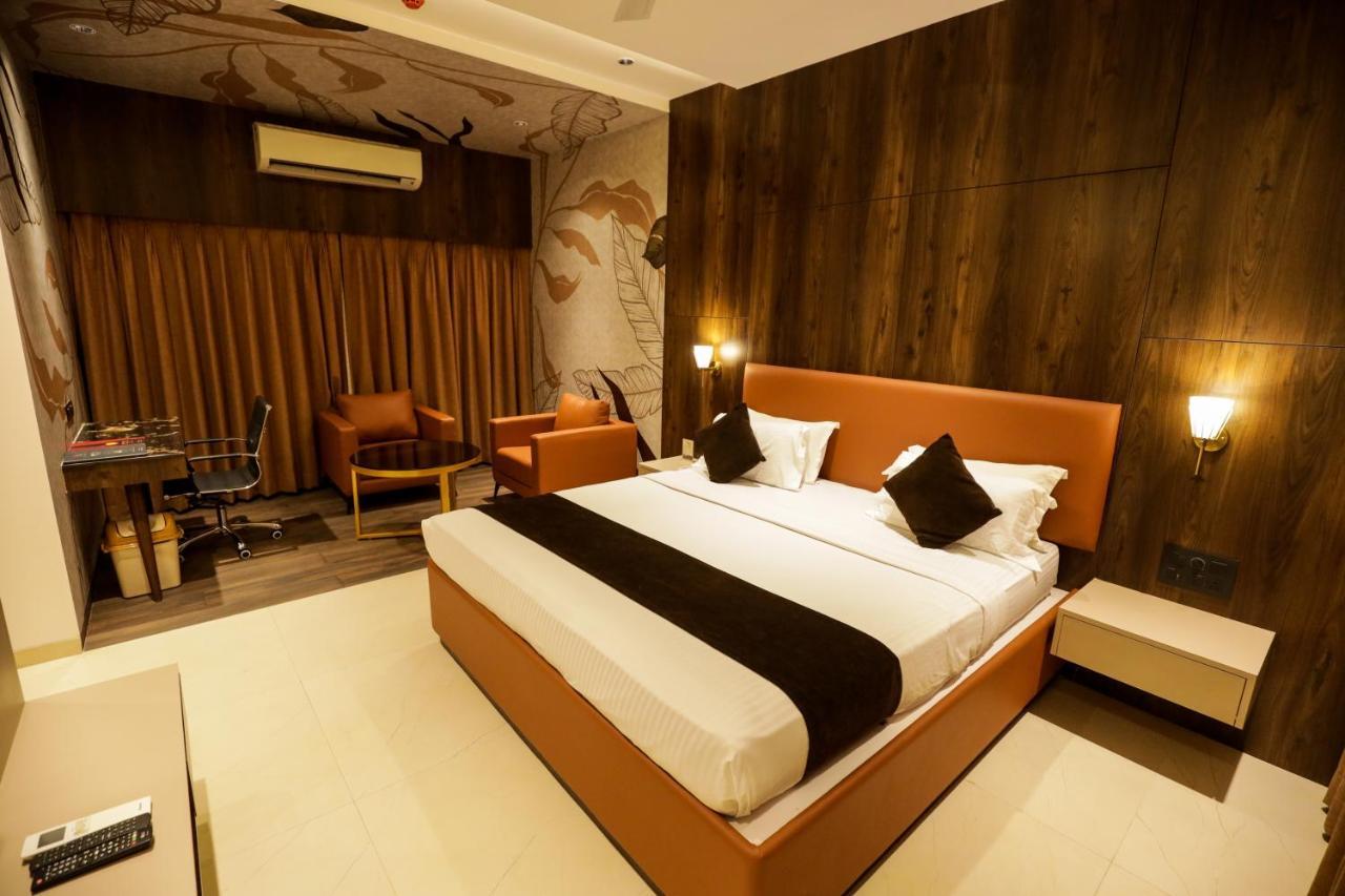 Hotel Atithi, Aurangabad エクステリア 写真