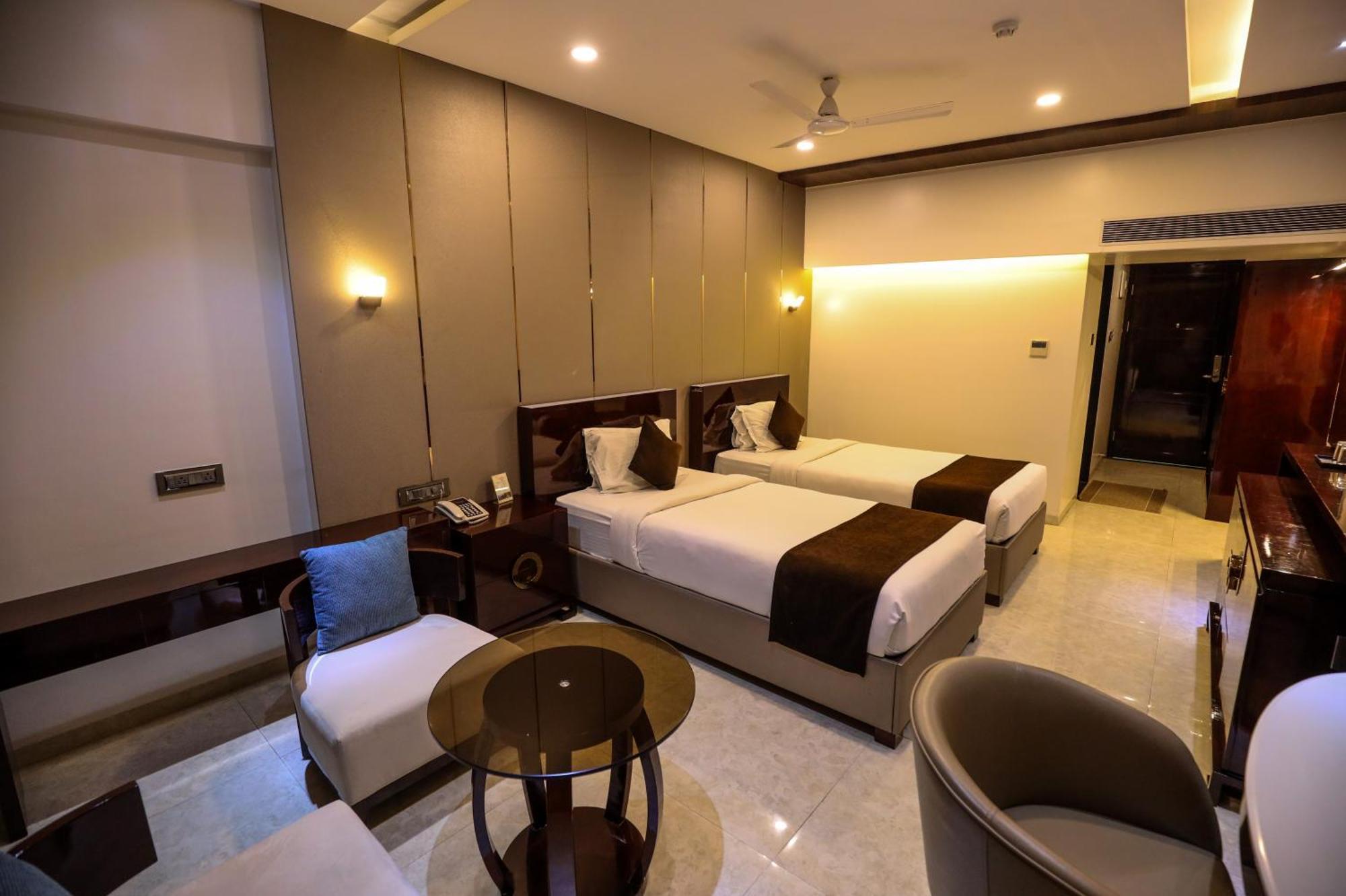 Hotel Atithi, Aurangabad エクステリア 写真