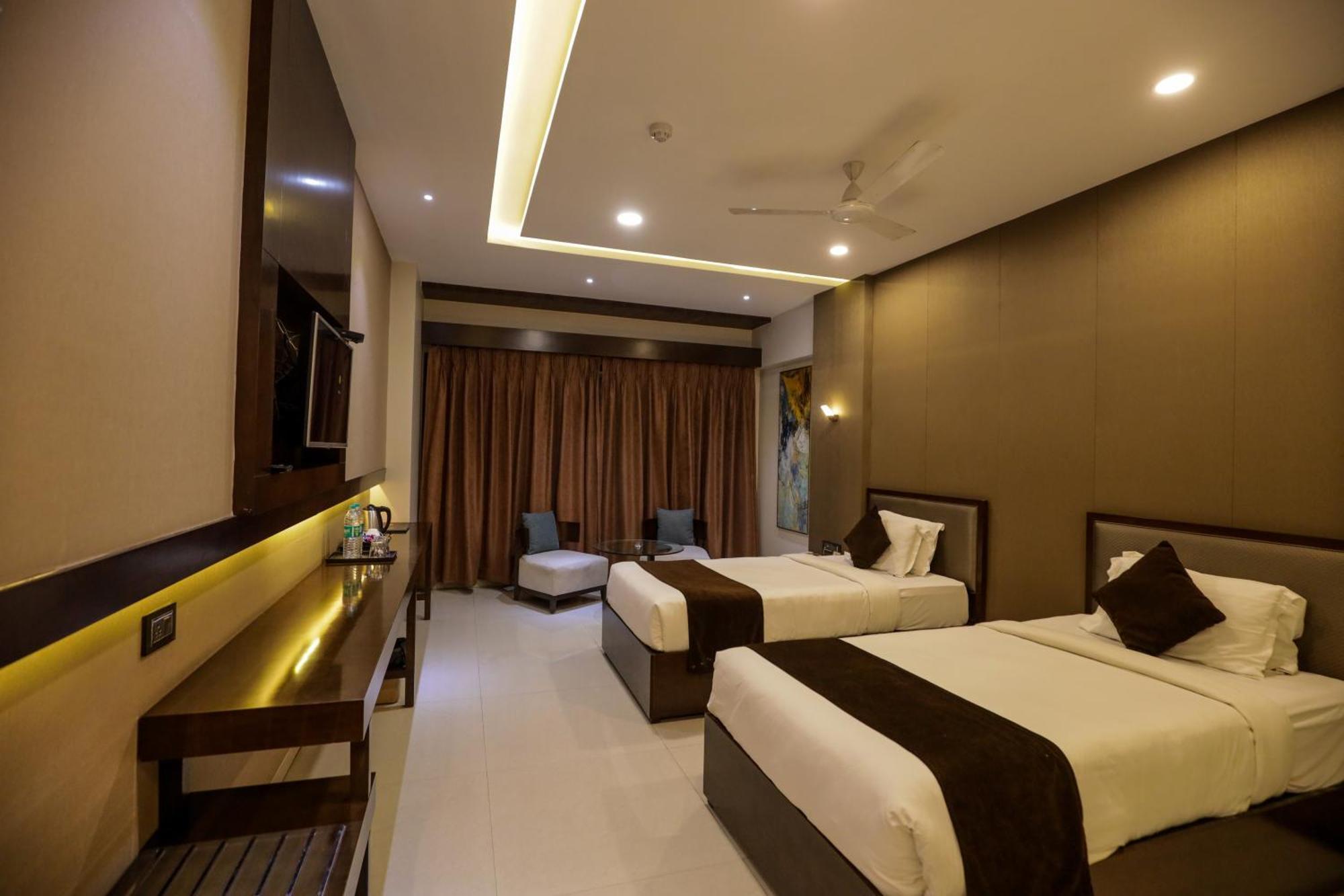 Hotel Atithi, Aurangabad エクステリア 写真